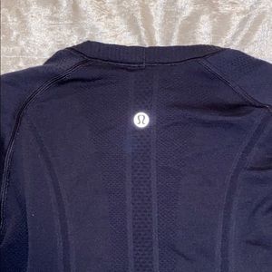 Lululemon Swiftly Tech Long Sleeve Crew - NAVY
